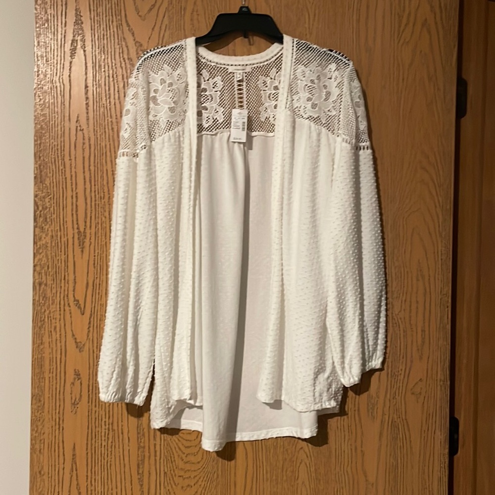 NWT size XL white light weight shawl.
